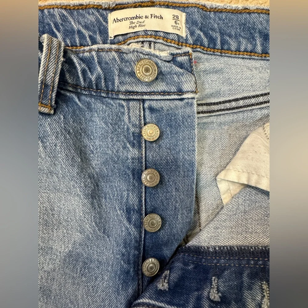 Abercrombie & Fitch The Dad High Rise Distressed Straight Leg Jeans 28/6R